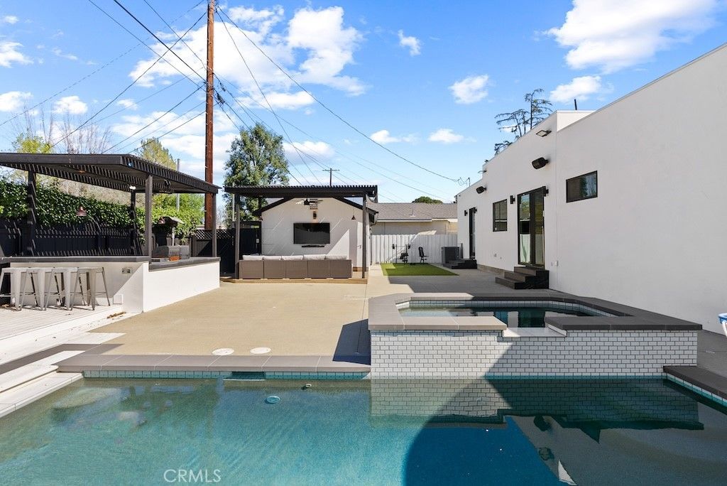 listing image 50