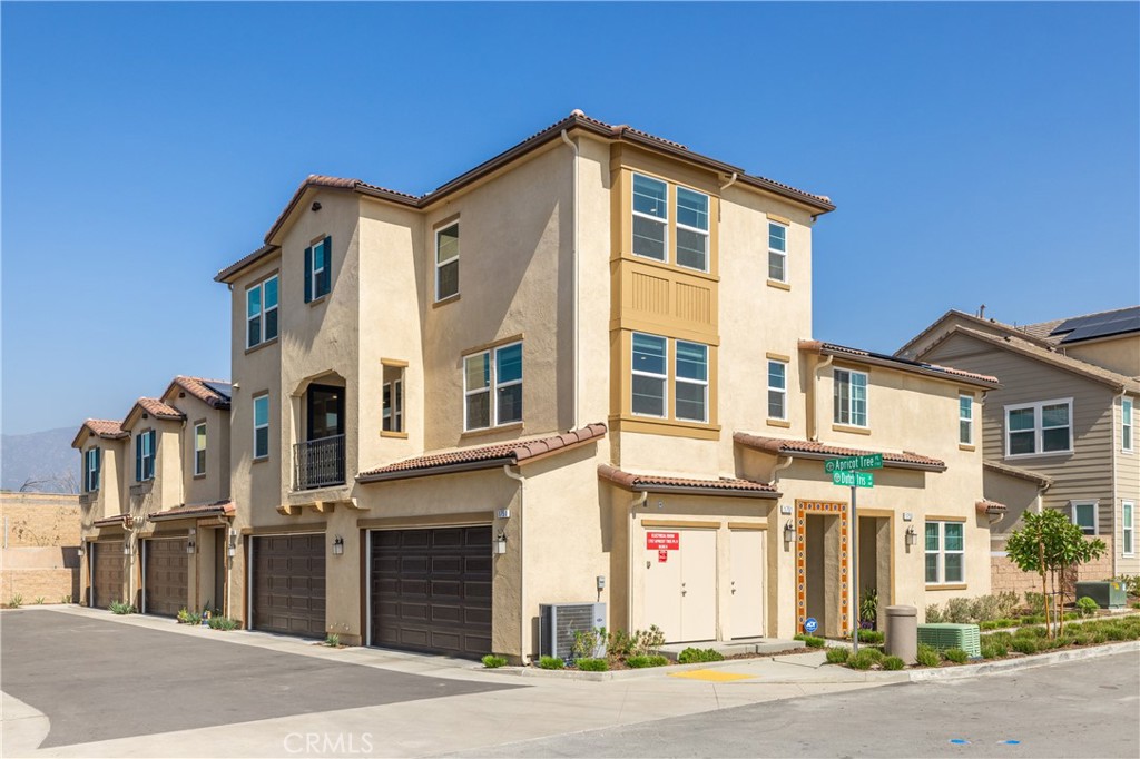 Photo 2 of 40 of 1751 Apricot Tree Place townhome