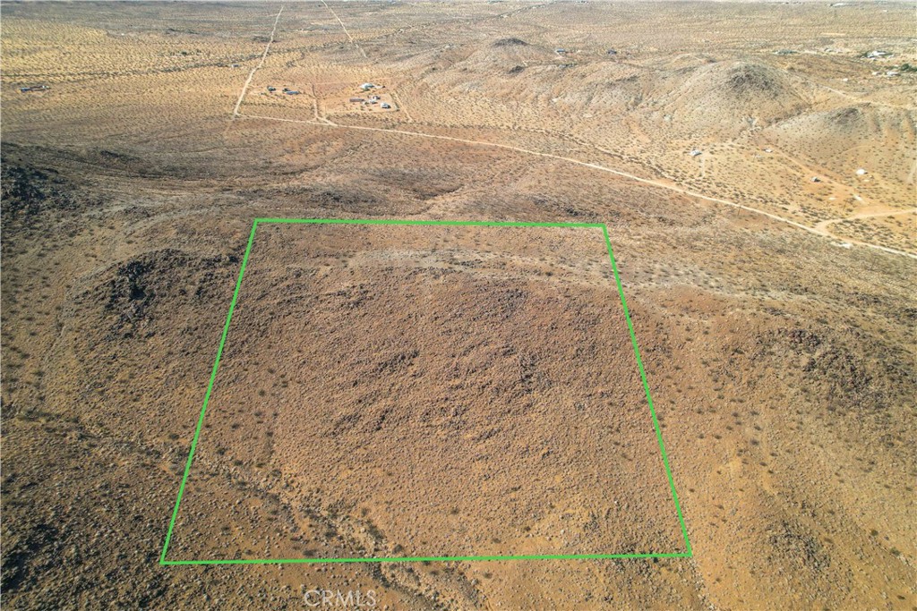 AVAILABLE NOW!!! 10.31 of vacant land available in north Joshua Tree. Go Direct and see for yourself what this acreage has to offer. If your searching for beautiful views, open spaces, and solitude, then look no further. Do not miss your chance to own a piece of Joshua Tree. Contact an agent today!
***All agents and buyers will need to verify all boundaries, markers, and distance to all utilities.