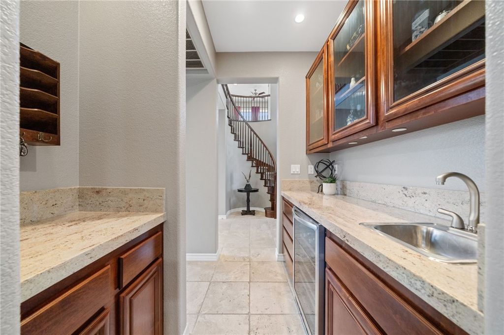listing image 130725781548547127869