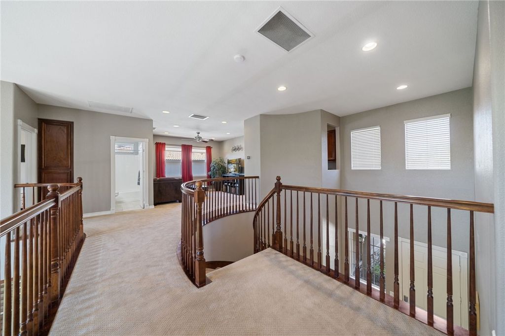 listing image 130728422688464301608
