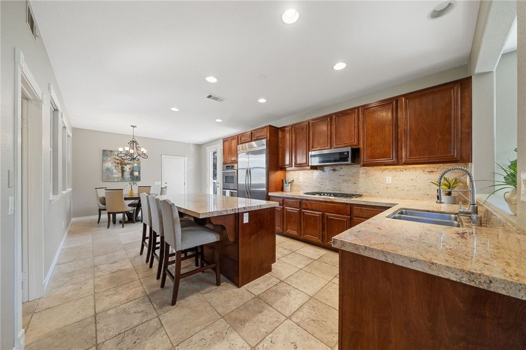 listing image 130722370182238384269