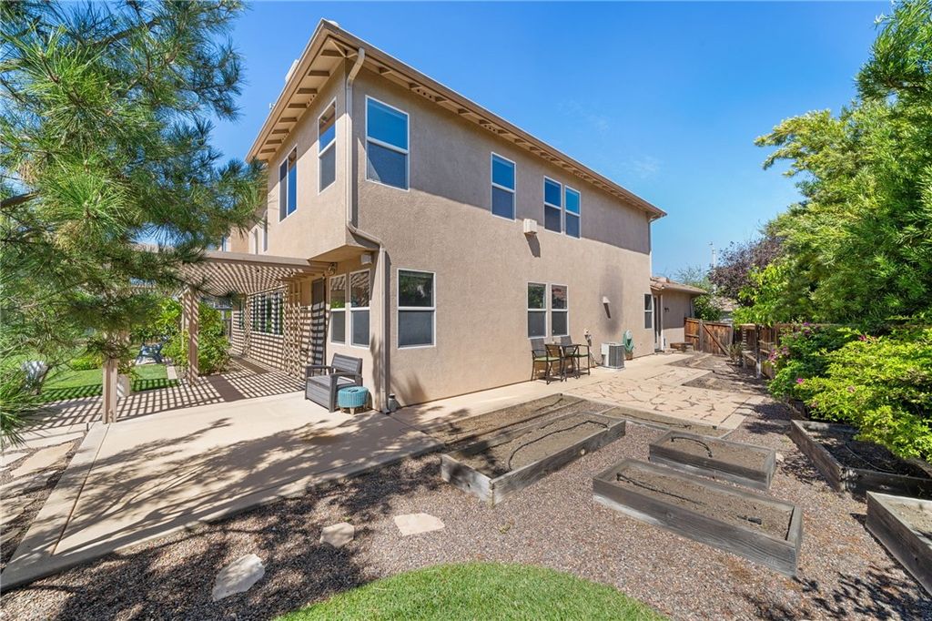 listing image 130729179642424618880
