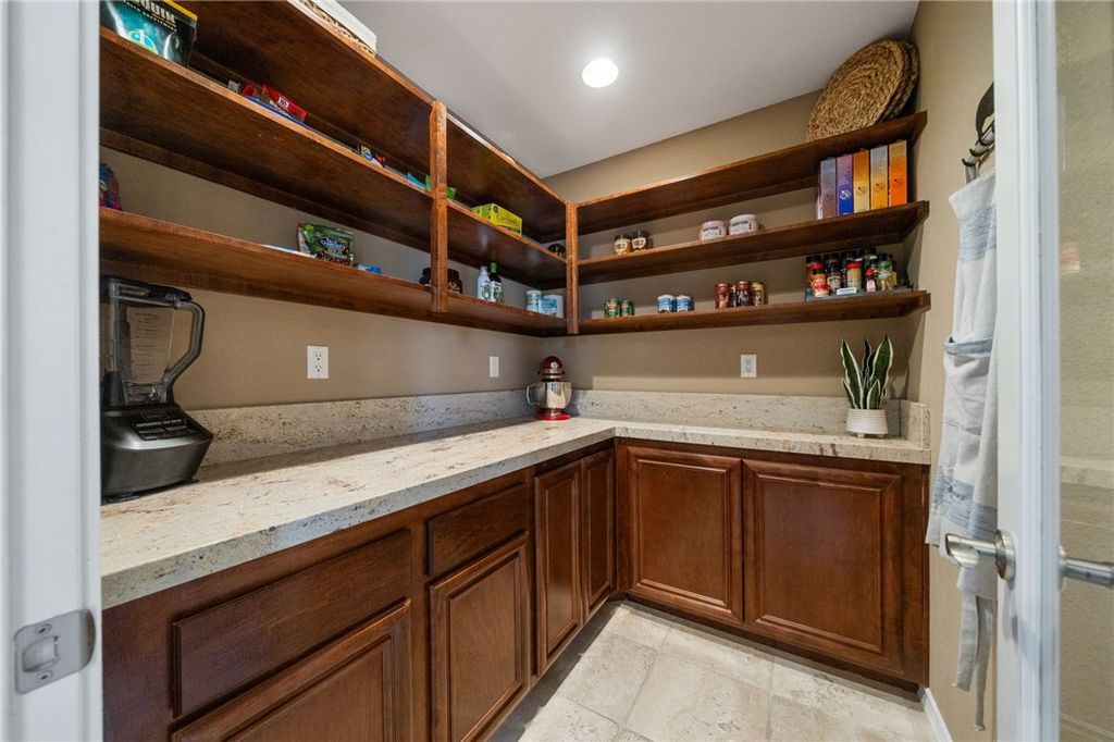 listing image 130726427084660729277