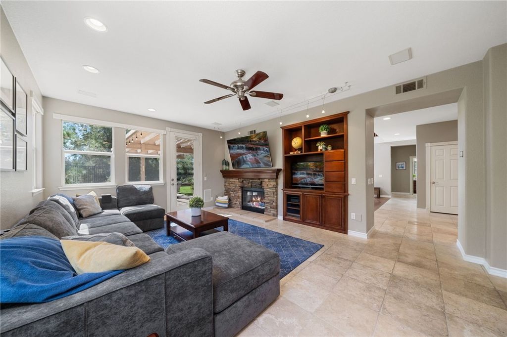 listing image 130720850931538916632