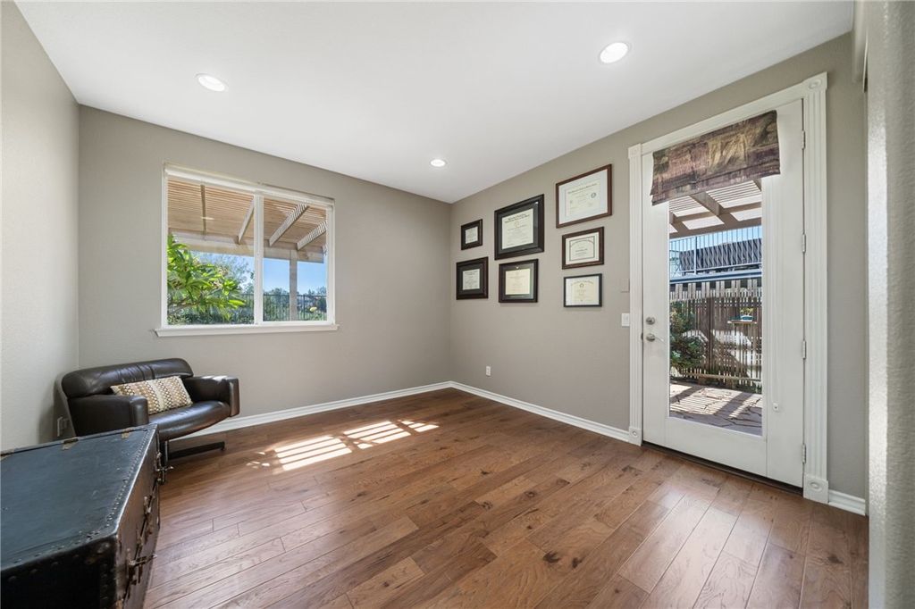 listing image 130726245754443943166