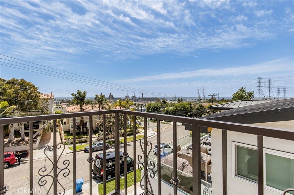listing image 130726259388257099935