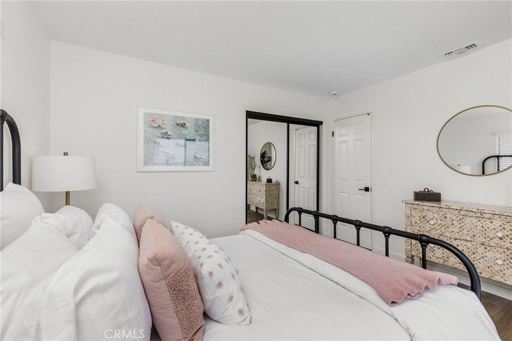 listing image 130723454413317197671