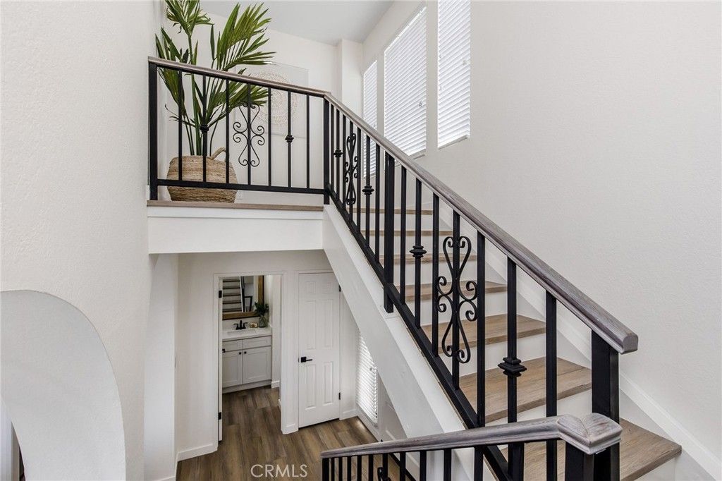 listing image 130727717534561310551