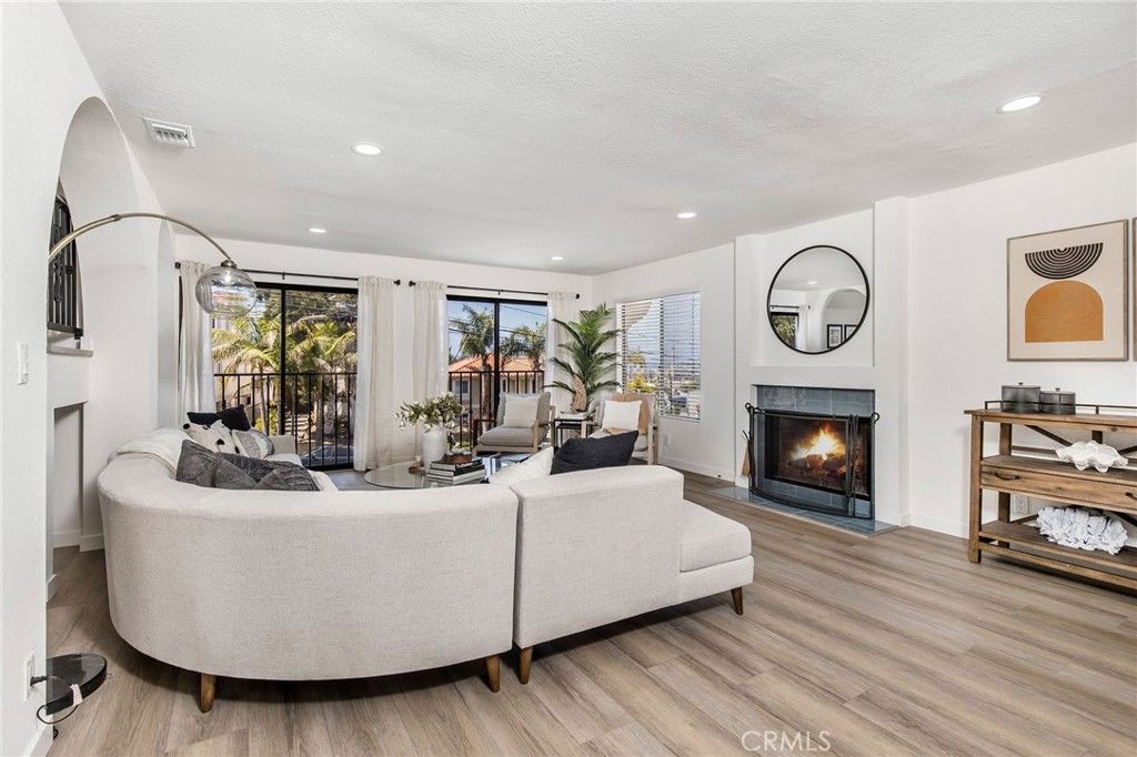 listing image 130727885291703046611