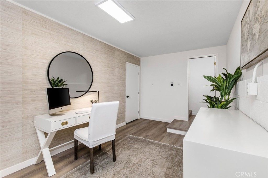listing image 130725424912023047970