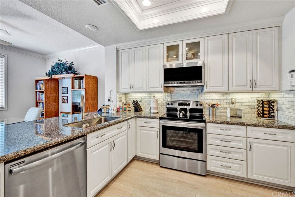 listing image 130729343860321314056