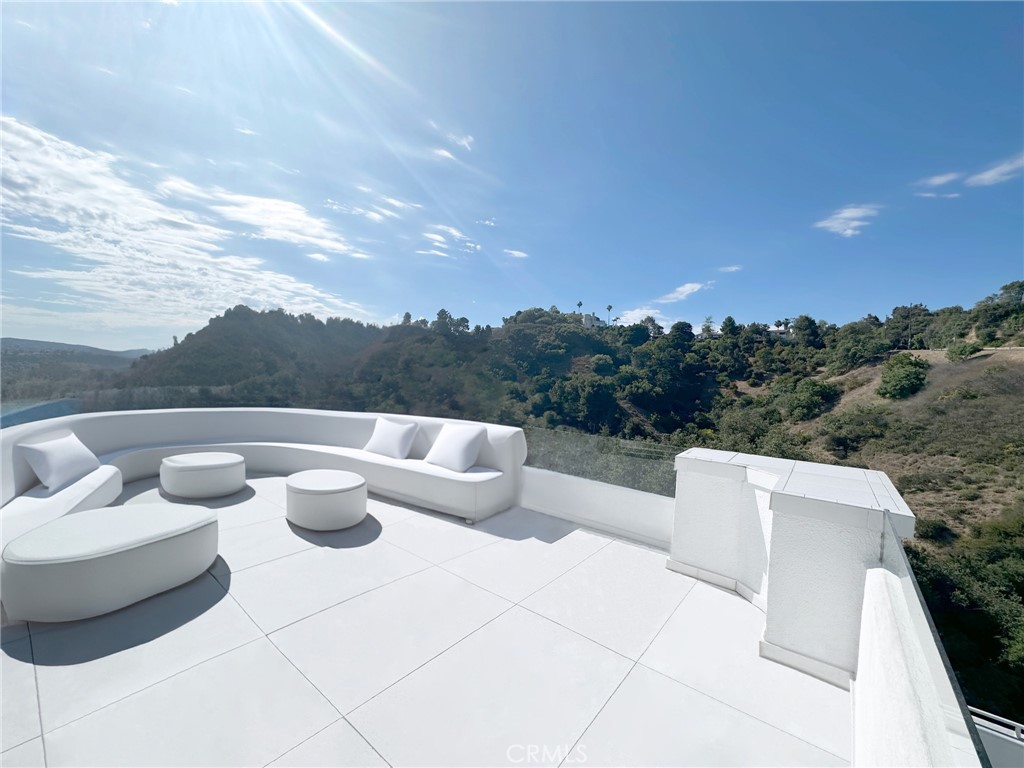 13200 Mulholland Drive