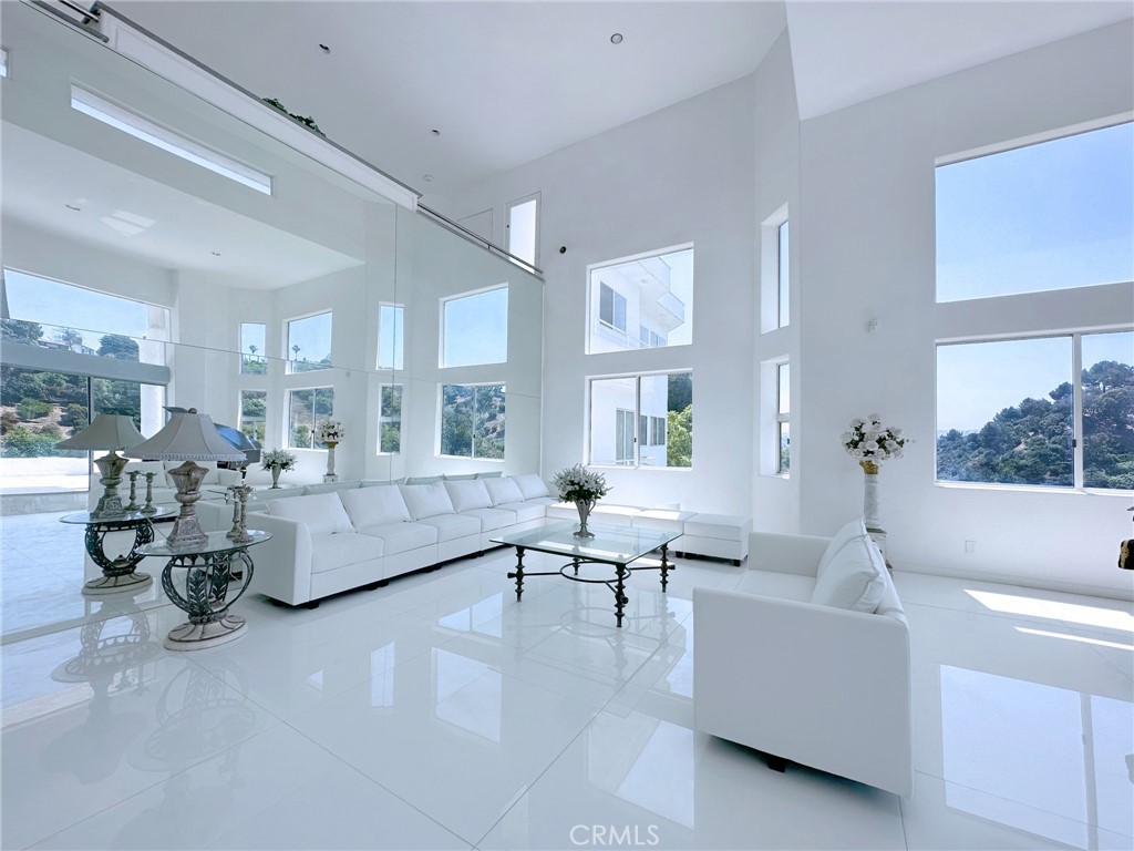 13200 Mulholland Drive