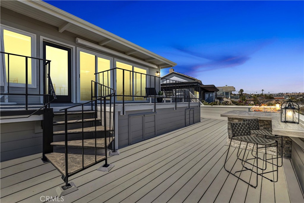 34091 Blue Lantern Street