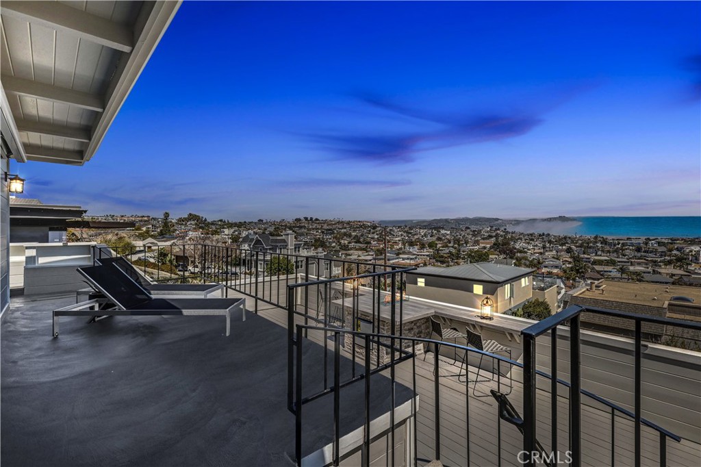 34091 Blue Lantern Street