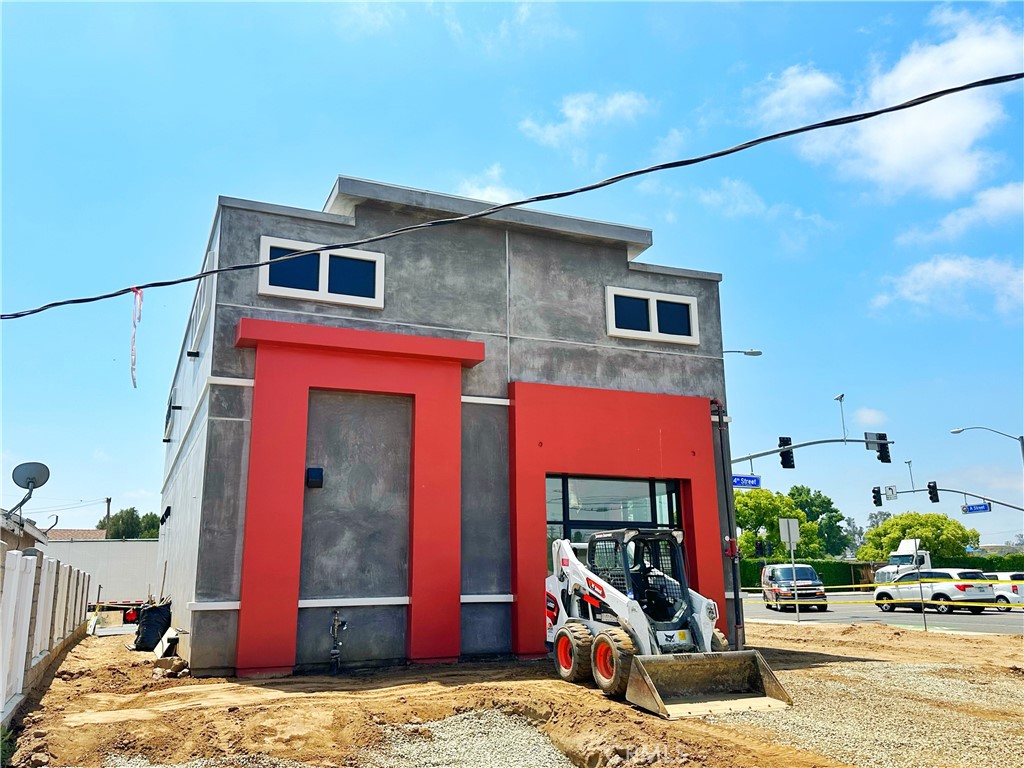378 W 4th Street