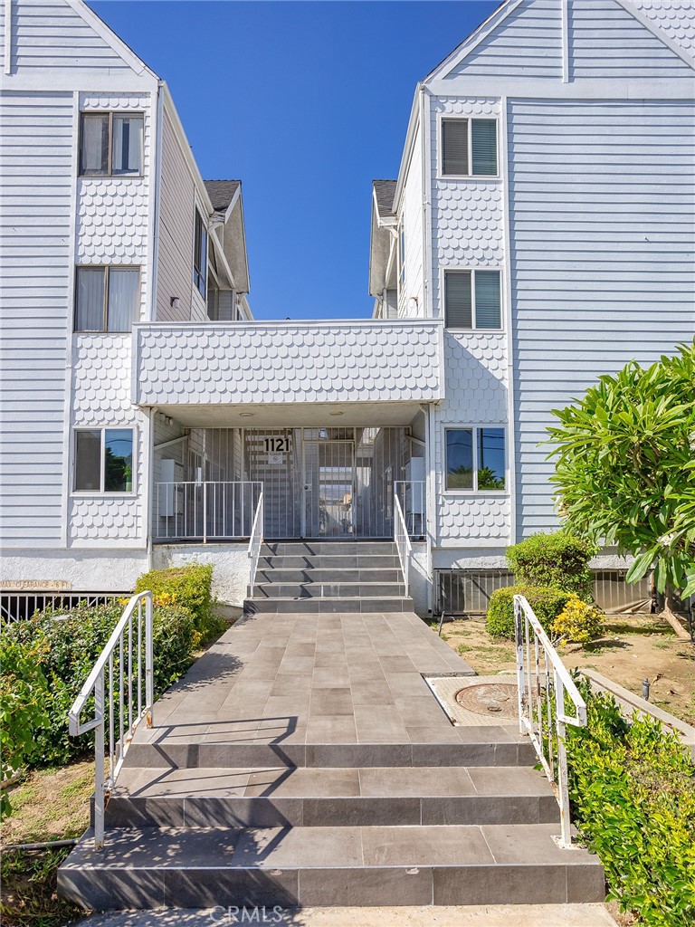 View Glendale, CA 91206 townhome