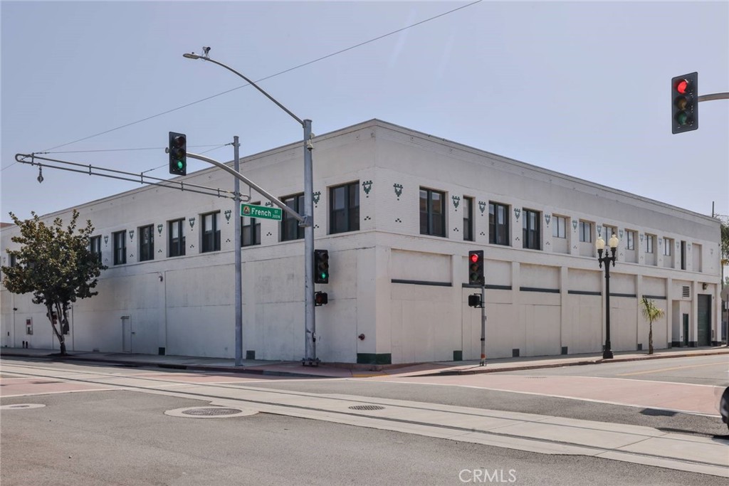 Strategically positioned at the intersection of Fourth and French Streets, Calle Quarto Marketplace, the Property is a two-story commercial building that serves as a gateway to Downtown Santa Ana's vibrant core. Originally built in 1922 / Renovated in 1996, the Building is 29,550 sq ft Mixed-Use Retail and Office Space. Benefiting from the SD-84 (Downtown Specific) zoning, this property offers a versatile range of potential uses. With a burgeoning residential market, The Property is ideally situated amidst a rapidly evolving urban landscape. Within a half-mile radius, there are over 3,400 approved or planned residential units, underscoring the strong demand for housing in this dynamic downtown district.