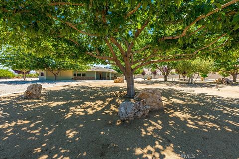 Photo of 4768 Ford St, Lake Isabella, CA 93240 (MLS # SW24161293)