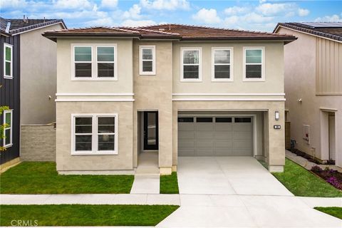 200 SIERRA MADRE Lake Forest CA 92630