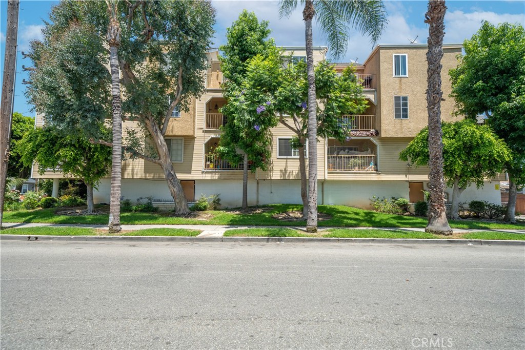 1100 Newport Avenue 304