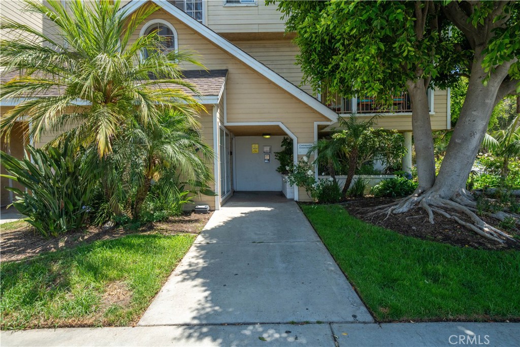 1100 Newport Avenue 304
