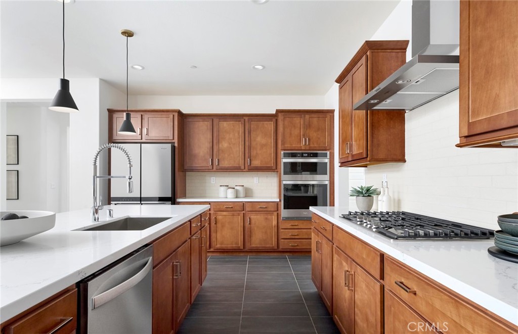 1235 La Quinta Avenue