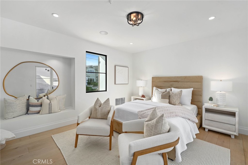 Newport Heights (NEWH) - Residential