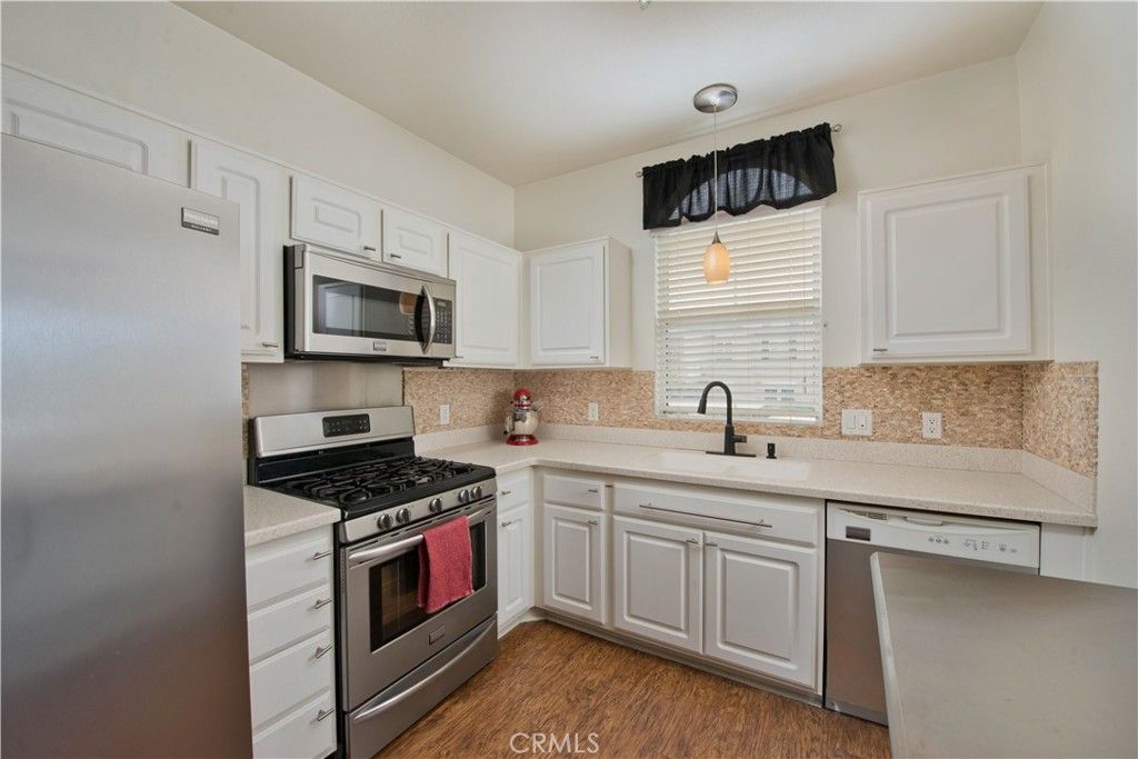 listing image 130723320240386856766