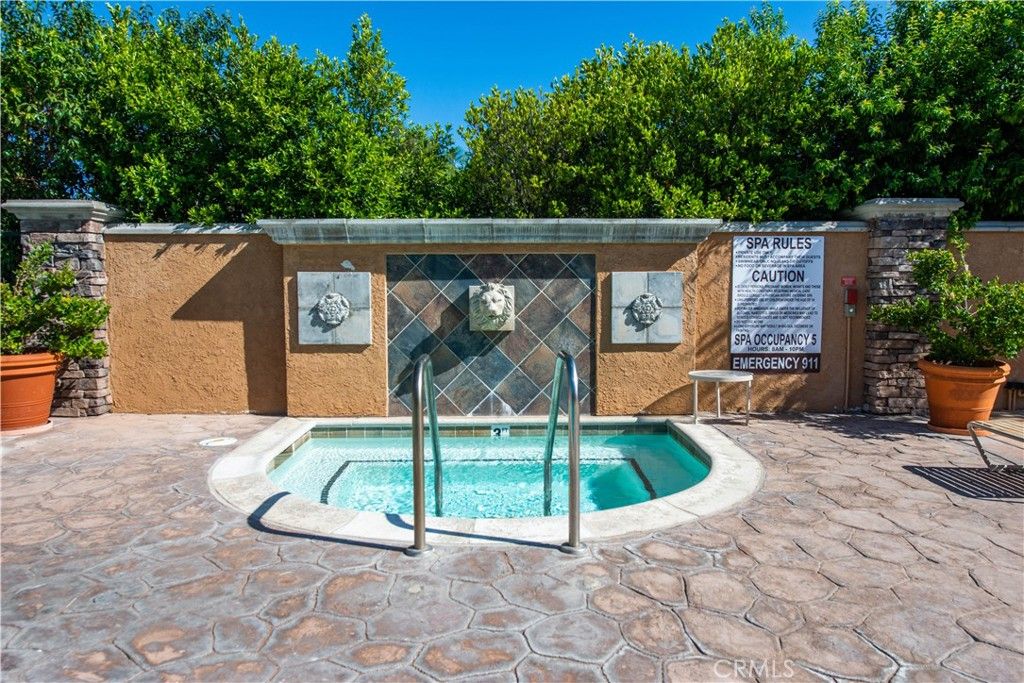 listing image 130724118130492390826