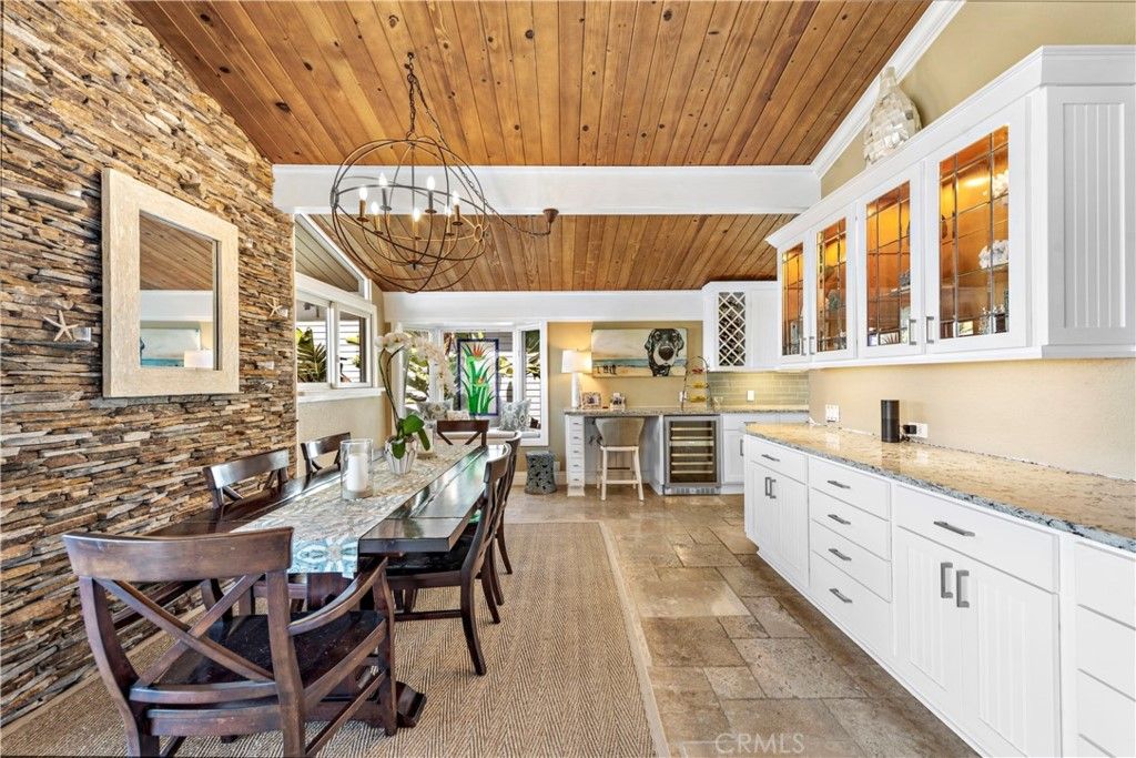 listing image 130729719814881995658