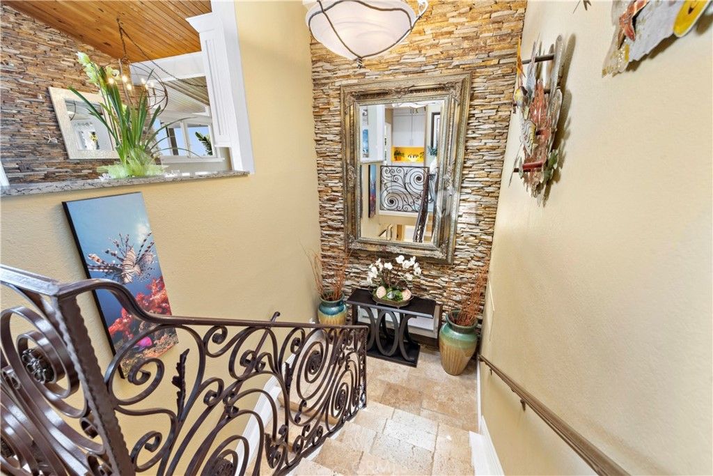 listing image 130724538657518598949