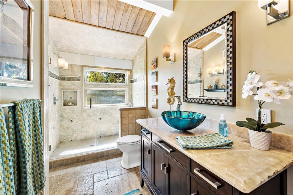 listing image 130723160400244574229
