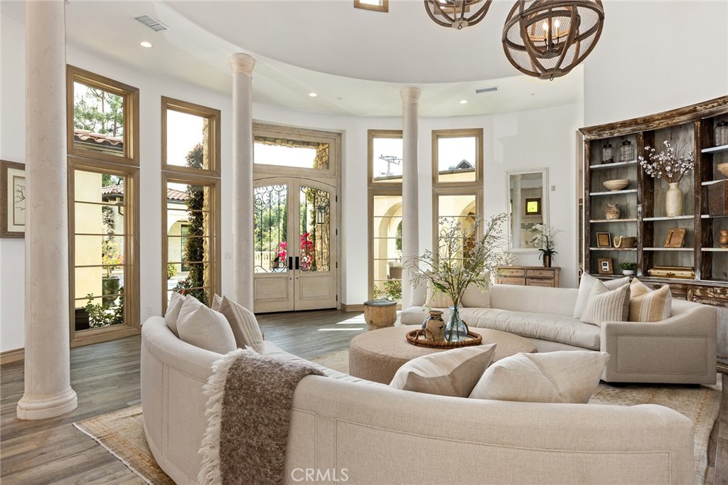 18572 Villa Drive