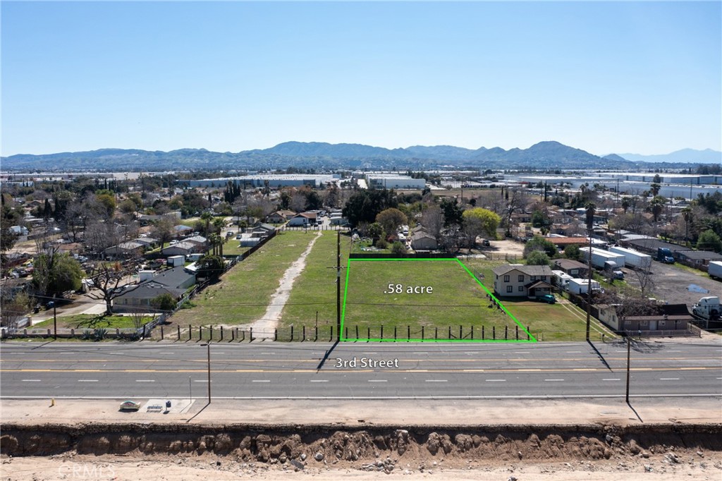 This is a rare opportunity to acquire prime raw land in the heart of San Bernardino. This property is being sold separately but concurrently with the neighboring parcel (APN 0279-301-04-0000, nearly 51,000 sq ft.), with each lot having its own purchase price. Together, these two parcels exceed 70,000 square feet, offering a vast expanse of prime real estate with endless possibilities. This is an ideal venture for savvy investors looking to explore diverse development opportunities.
- Investment Potential – The combined lot size and strategic location make this an exceptional investment opportunity, perfect for developers, entrepreneurs, or those seeking long-term growth.
- Utilities Nearby – Surrounding homes have access to water and utilities. While these services are nearby, the buyer is responsible for verifying availability and connection requirements.
- Community Atmosphere – Situated in a welcoming residential area, this location provides the perfect blend of business potential and a close-knit neighborhood environment.
Don't miss the chance to make your mark on this remarkable property. Explore its vast potential, envision the possibilities, and seize this opportunity to shape the future landscape. Act now and turn your investment dreams into reality!
