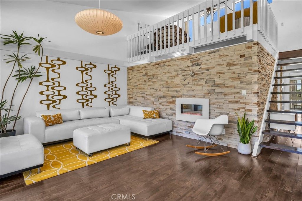 listing image 130725675322503483515