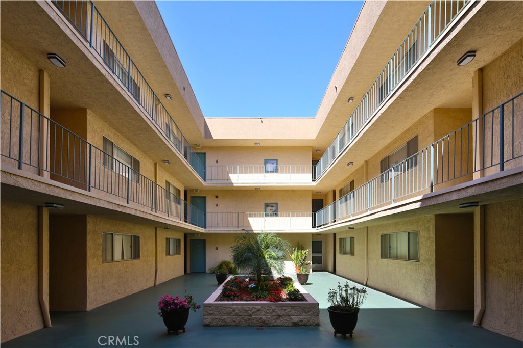 Circle (CA) - Residential Income