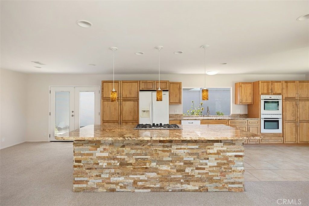 listing image 130726884779691472644