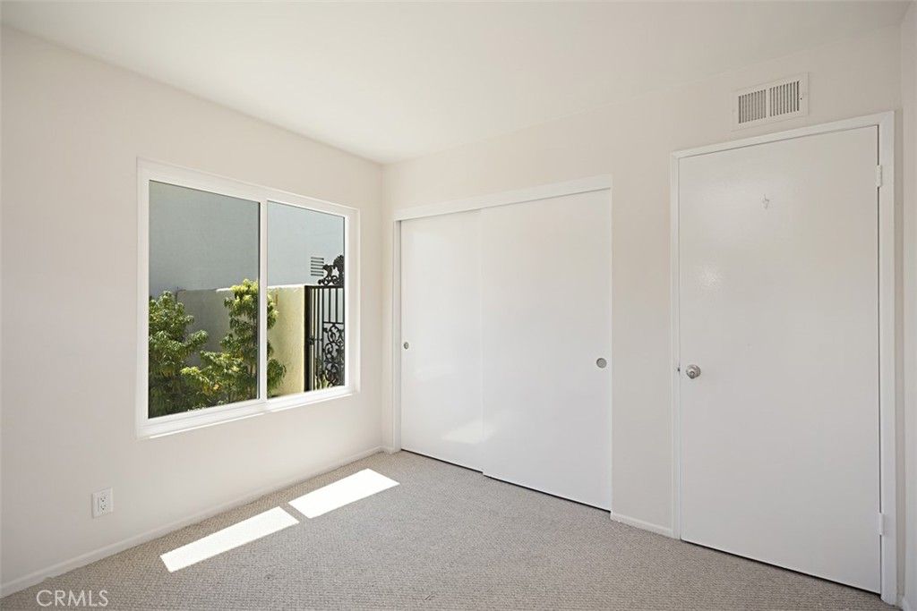 listing image 130725465779274439715