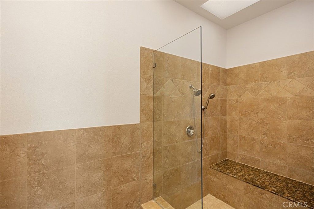 listing image 130726223959081757044