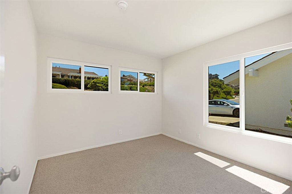 listing image 130727338903776353764
