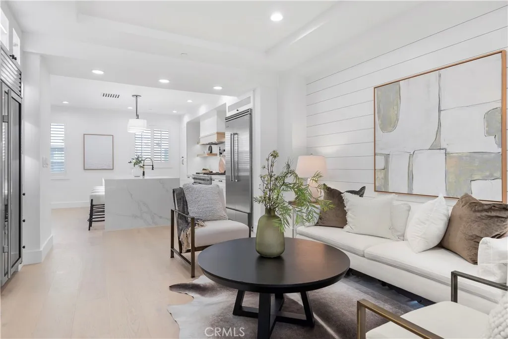 Irvine, California 92606, United States, 4 Bedrooms Bedrooms, ,4 BathroomsBathrooms,Residential,Active,80987