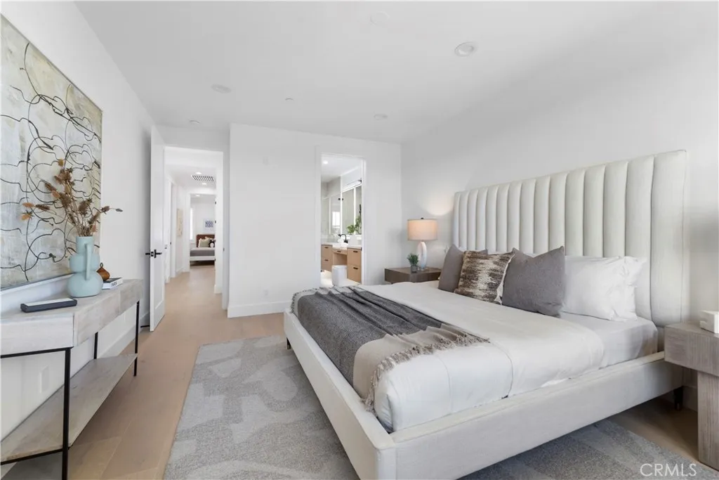 Irvine, California 92606, United States, 4 Bedrooms Bedrooms, ,4 BathroomsBathrooms,Residential,Active,80987