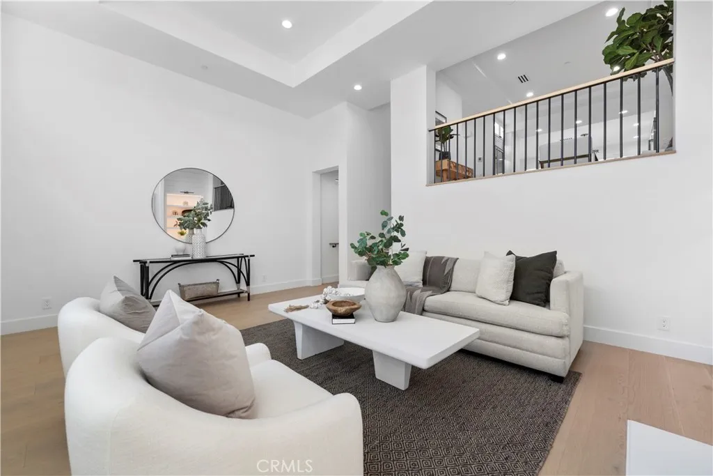 Irvine, California 92606, United States, 4 Bedrooms Bedrooms, ,4 BathroomsBathrooms,Residential,Active,80987