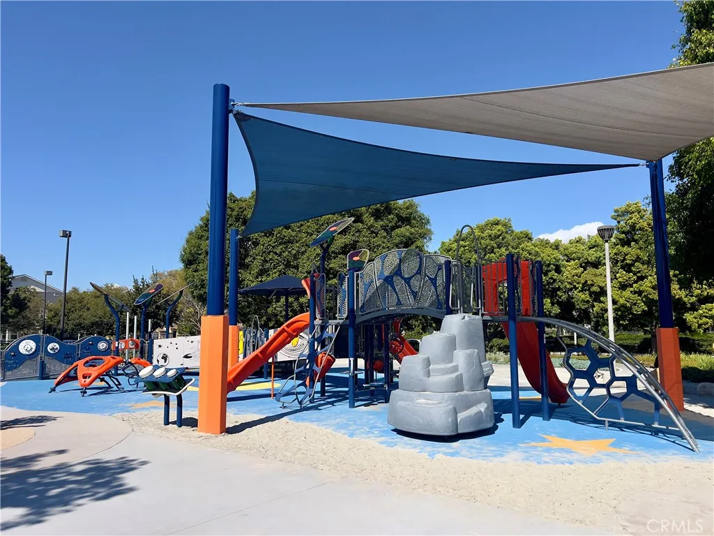 Irvine, California 92606, United States, 4 Bedrooms Bedrooms, ,4 BathroomsBathrooms,Residential,Active,80987