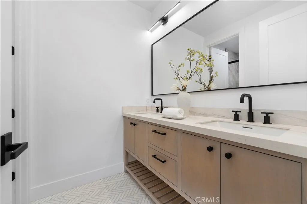 Irvine, California 92606, United States, 4 Bedrooms Bedrooms, ,4 BathroomsBathrooms,Residential,Active,80987