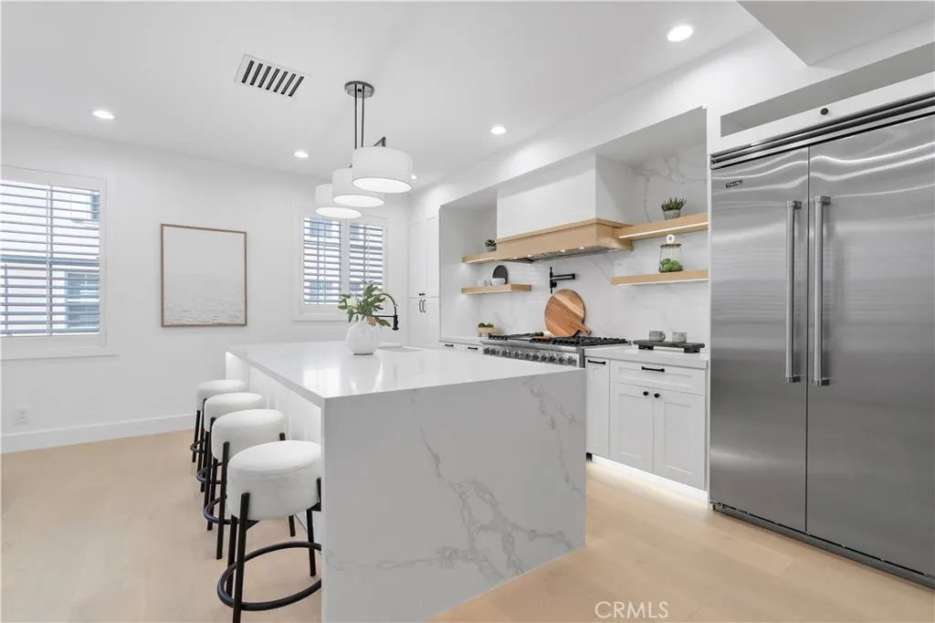 Irvine, California 92606, United States, 4 Bedrooms Bedrooms, ,4 BathroomsBathrooms,Residential,Active,80987