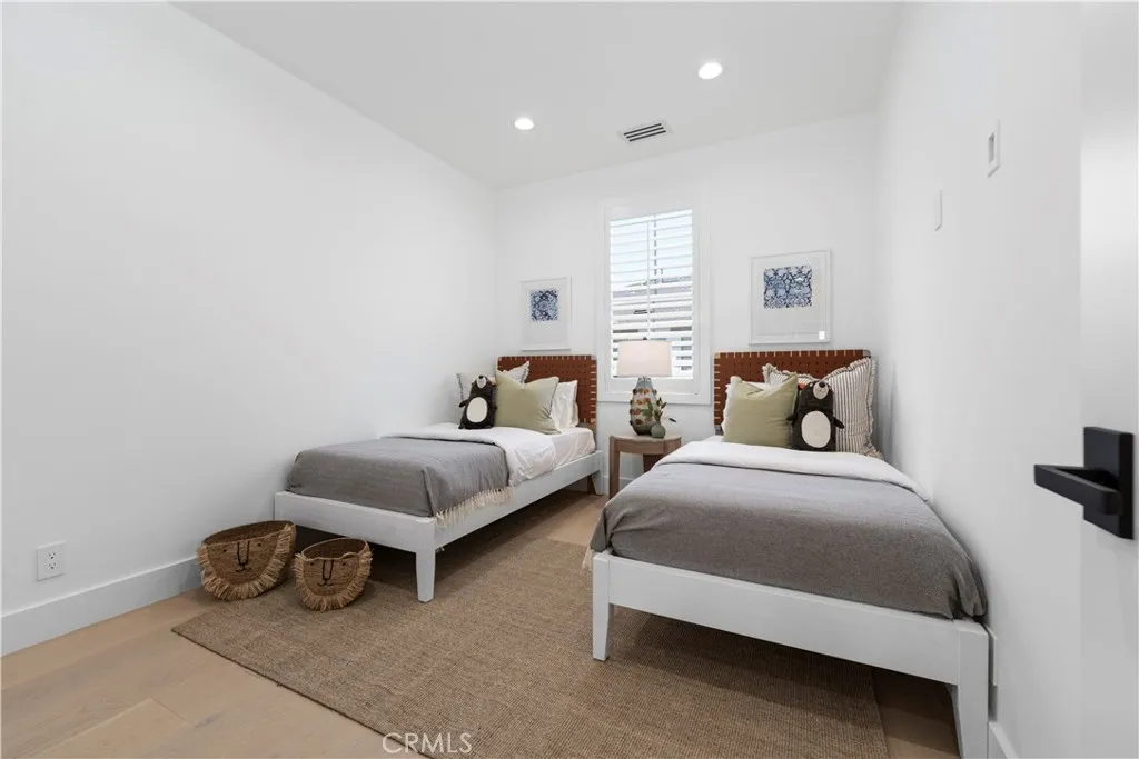 Irvine, California 92606, United States, 4 Bedrooms Bedrooms, ,4 BathroomsBathrooms,Residential,Active,80987