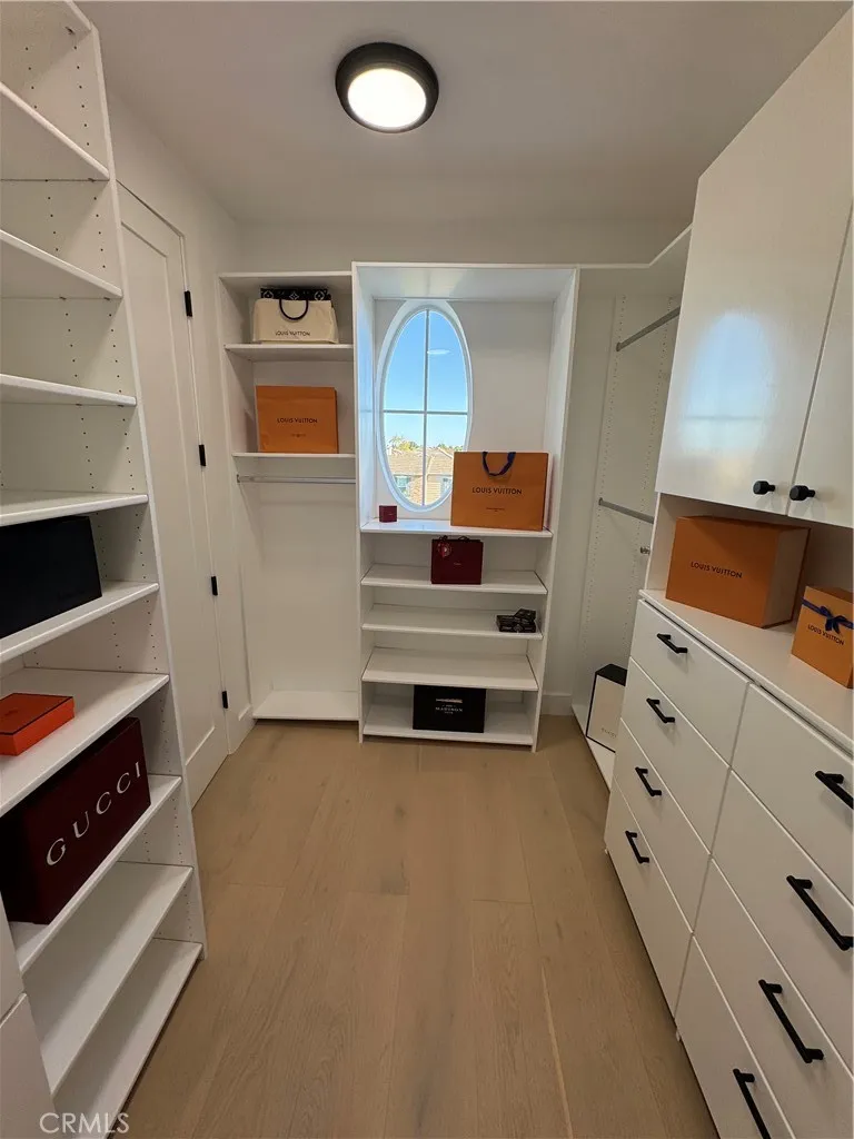 Irvine, California 92606, United States, 4 Bedrooms Bedrooms, ,4 BathroomsBathrooms,Residential,Active,80987